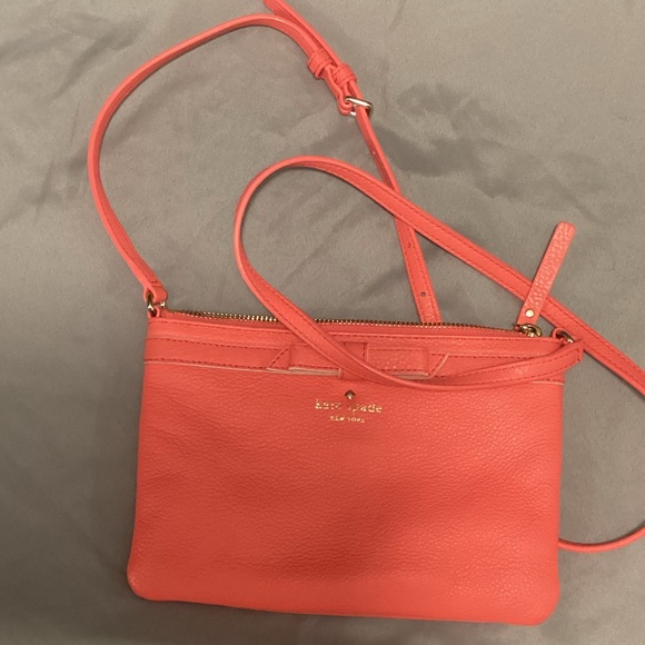 kate spade Handbags - Kate Spade Coral Cobble Hill Bow Tarin Crossbody Bag